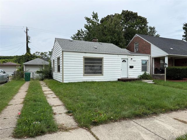 15645 Semrau Avenue, Eastpointe, MI 48021