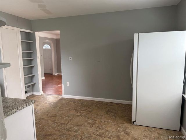 15645 Semrau Avenue, Eastpointe, MI 48021