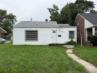 15645 Semrau Avenue, Eastpointe, MI 48021