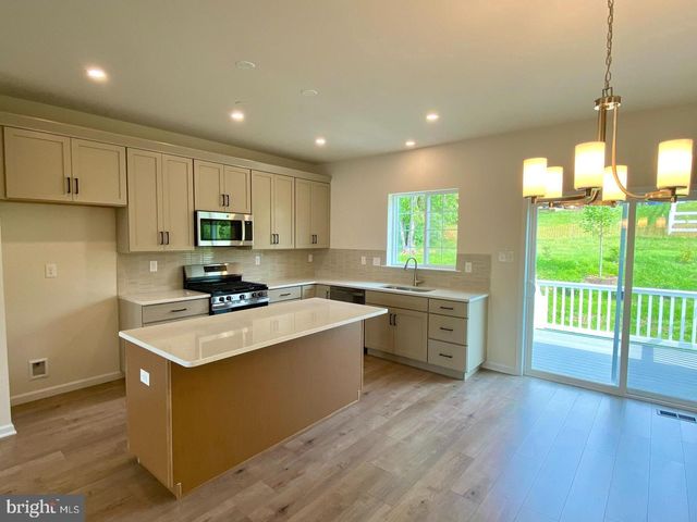 "A" NEWPORT WEST SAWYER COURT, Royersford, PA 19468