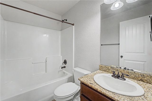 1208 W Berkeley Avenue, Rogers, AR 72758