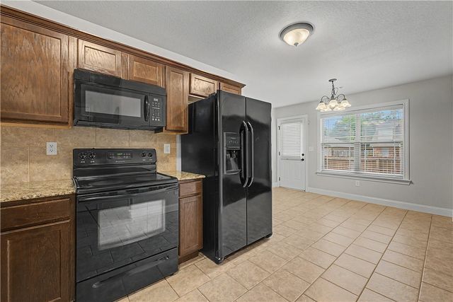1208 W Berkeley Avenue, Rogers, AR 72758