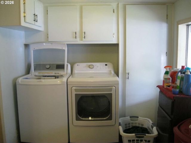434 Ne NEAL Ln, Myrtle Creek, OR 97457