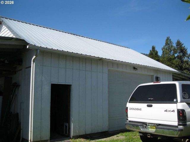 434 Ne NEAL Ln, Myrtle Creek, OR 97457