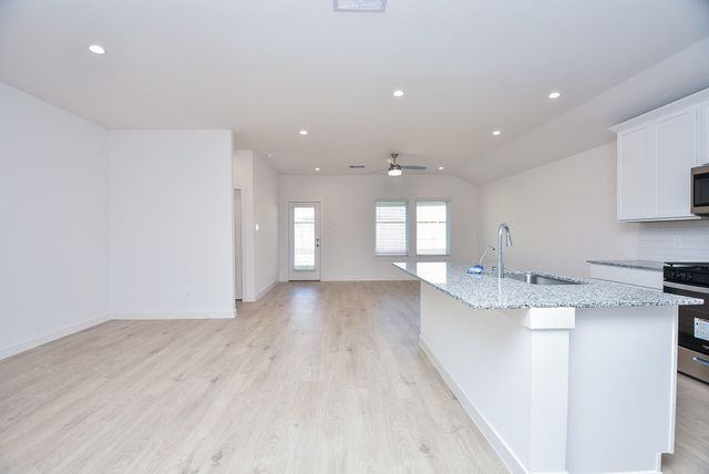 5146 Sunset Oaks Drive, Arcola, TX 77545