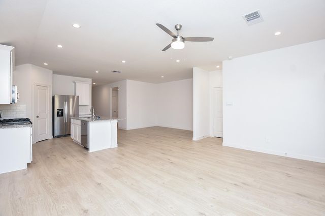 5146 Sunset Oaks Drive, Arcola, TX 77545