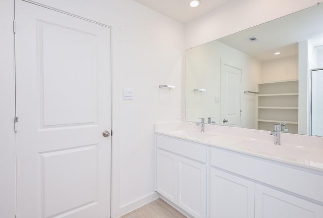 5146 Sunset Oaks Drive, Arcola, TX 77545