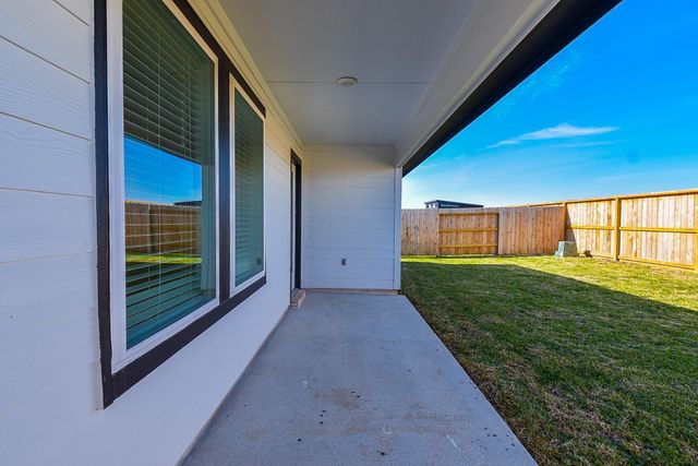 5146 Sunset Oaks Drive, Arcola, TX 77545