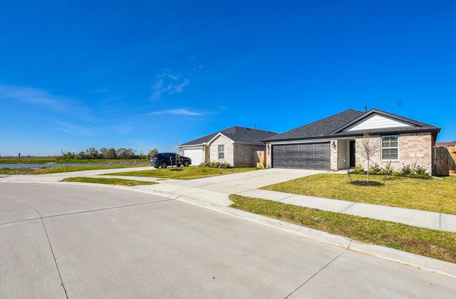5146 Sunset Oaks Drive, Arcola, TX 77545