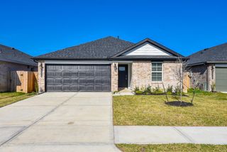 5146 Sunset Oaks Drive, Arcola, TX 77545