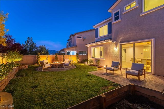 8049 Red Rock Crest Street, Las Vegas, NV 89166