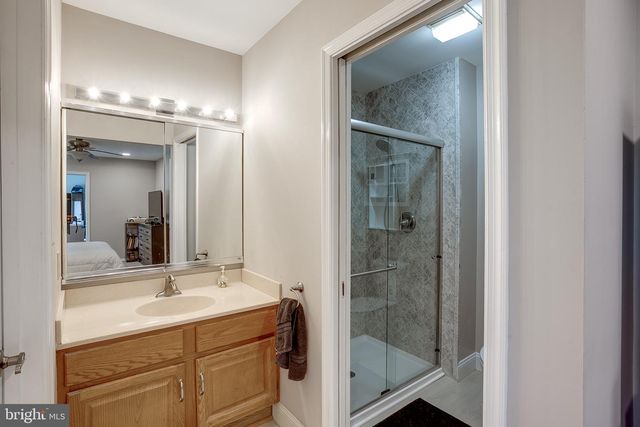 2 WATERWHEEL CT, Columbus, NJ 08022