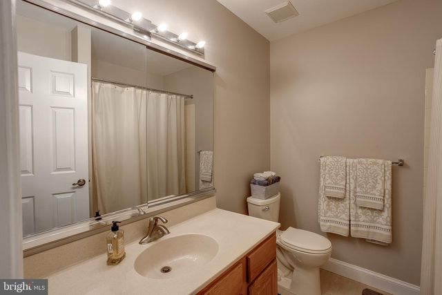 2 WATERWHEEL CT, Columbus, NJ 08022