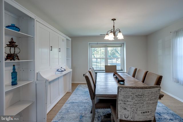 2 WATERWHEEL CT, Columbus, NJ 08022