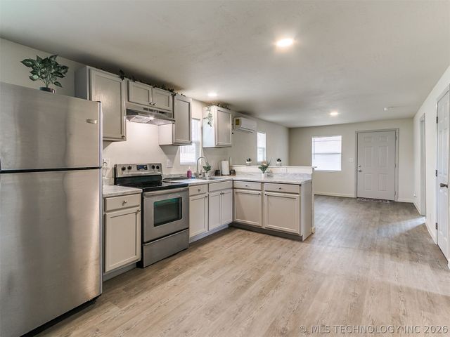 2320 N Atlanta Place, Tulsa, OK 74110