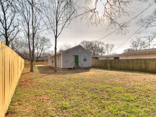 2320 N Atlanta Place, Tulsa, OK 74110