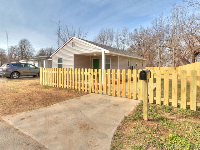 2320 N Atlanta Place, Tulsa, OK 74110