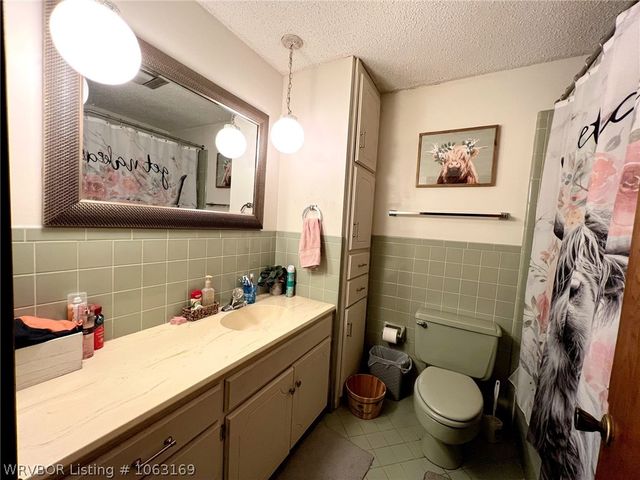 706 E Lucy Avenue, Sallisaw, OK 74955