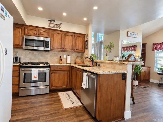 1724 Avenida De Suenos, Oceanside, CA 92056