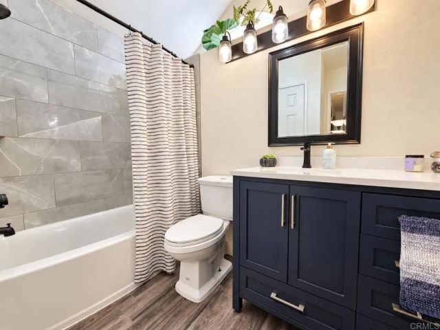 1724 Avenida De Suenos, Oceanside, CA 92056