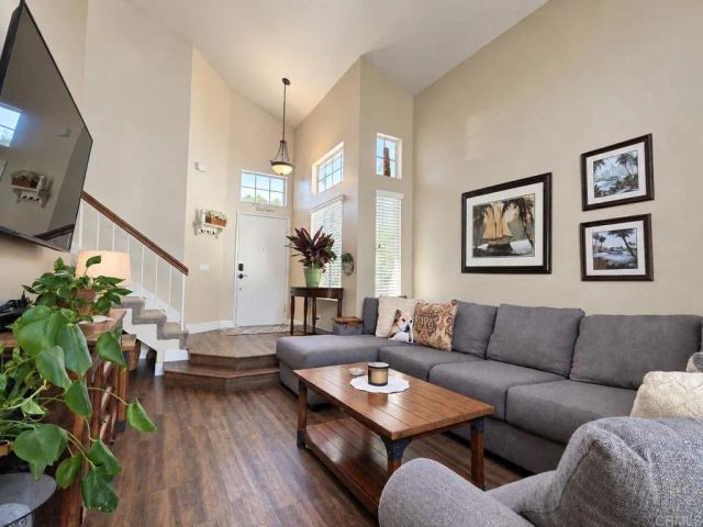 1724 Avenida De Suenos, Oceanside, CA 92056