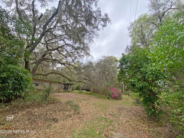 119 TWIN LAKES Road, Hawthorne, FL 32640