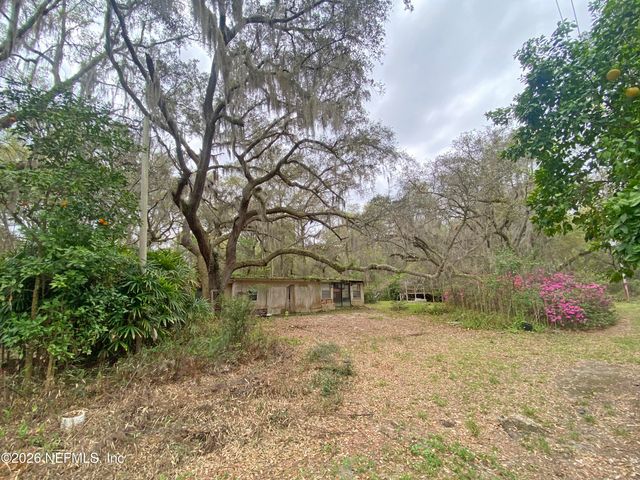 119 TWIN LAKES Road, Hawthorne, FL 32640