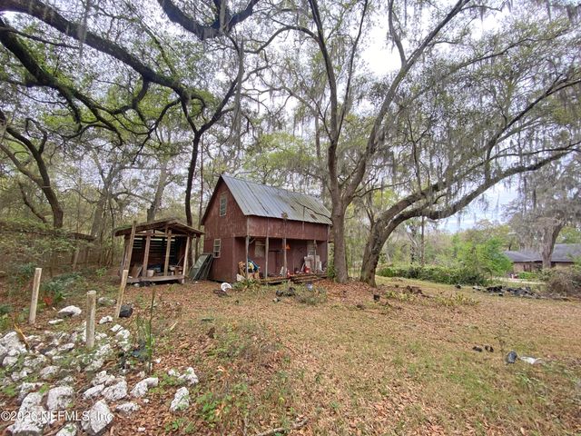 119 TWIN LAKES Road, Hawthorne, FL 32640