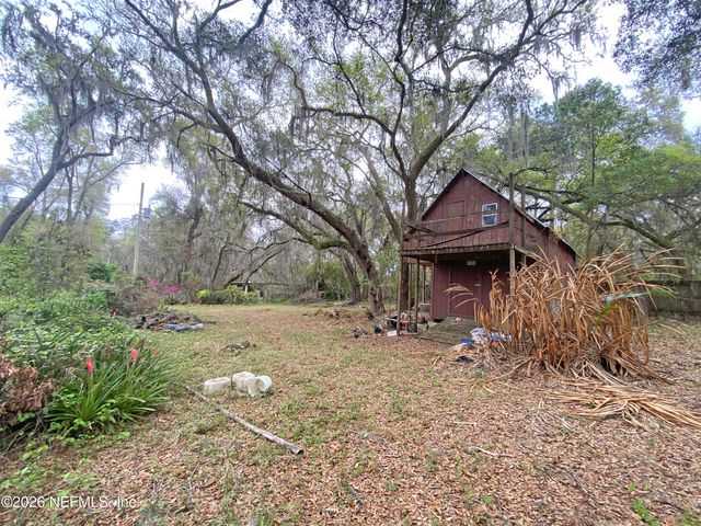 119 TWIN LAKES Road, Hawthorne, FL 32640