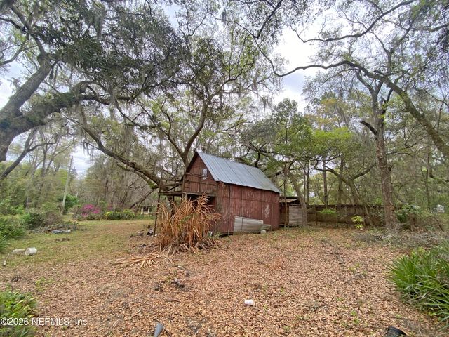 119 TWIN LAKES Road, Hawthorne, FL 32640