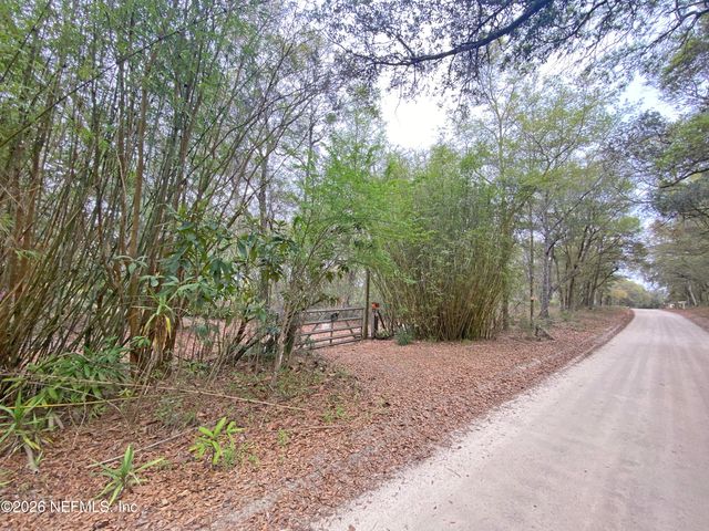 119 TWIN LAKES Road, Hawthorne, FL 32640