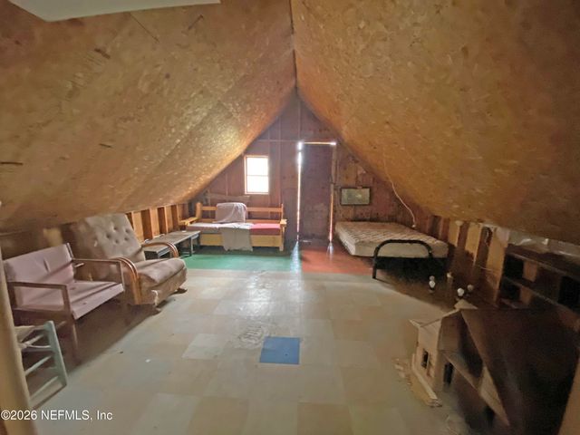 119 TWIN LAKES Road, Hawthorne, FL 32640