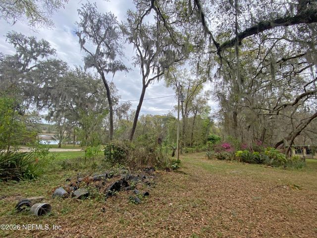 119 TWIN LAKES Road, Hawthorne, FL 32640