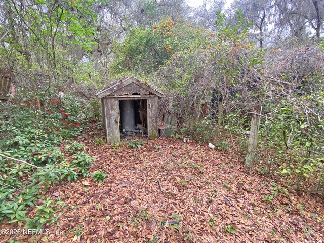 119 TWIN LAKES Road, Hawthorne, FL 32640