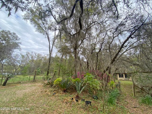 119 TWIN LAKES Road, Hawthorne, FL 32640