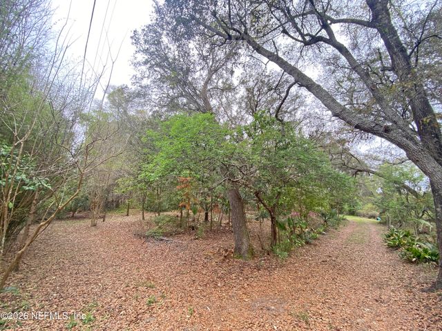 119 TWIN LAKES Road, Hawthorne, FL 32640