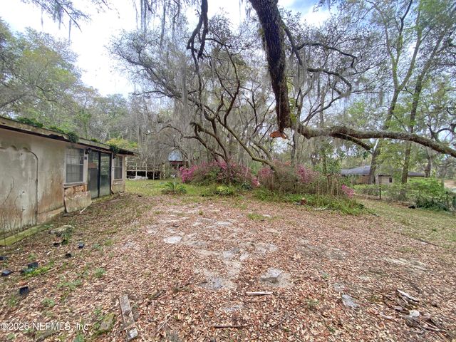 119 TWIN LAKES Road, Hawthorne, FL 32640