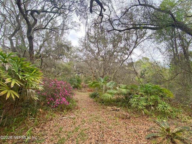 119 TWIN LAKES Road, Hawthorne, FL 32640