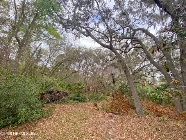 119 TWIN LAKES Road, Hawthorne, FL 32640