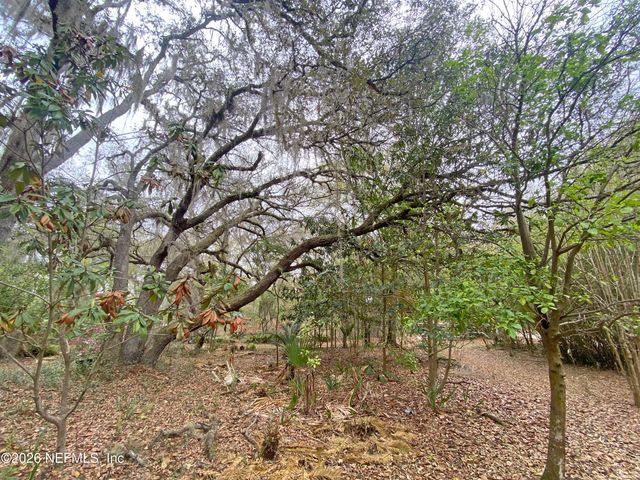 119 TWIN LAKES Road, Hawthorne, FL 32640