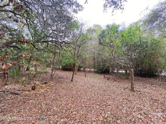 119 TWIN LAKES Road, Hawthorne, FL 32640