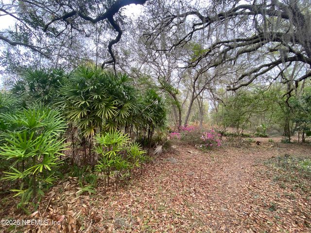 119 TWIN LAKES Road, Hawthorne, FL 32640