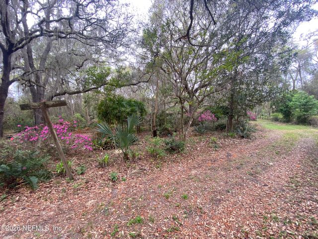 119 TWIN LAKES Road, Hawthorne, FL 32640