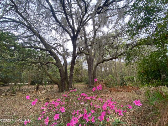 119 TWIN LAKES Road, Hawthorne, FL 32640