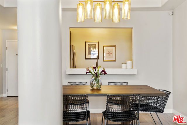 5848 W Olympic Boulevard 102, Los Angeles, CA 90036