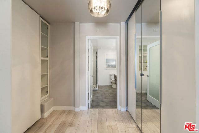 5848 W Olympic Boulevard 102, Los Angeles, CA 90036