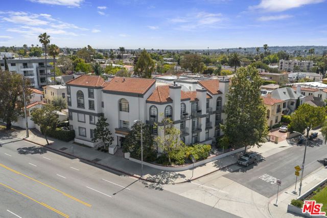 5848 W Olympic Boulevard 102, Los Angeles, CA 90036