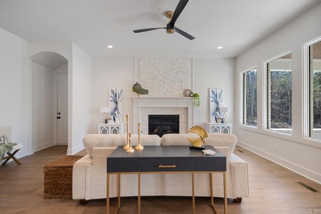 17105 Valley View Loop, Roland, AR 72135