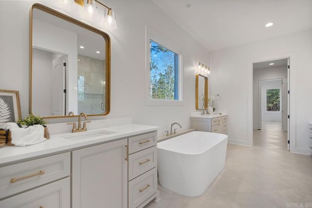 17105 Valley View Loop, Roland, AR 72135