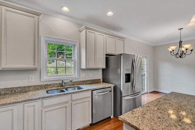 4235 Berkeley Place DR, Roanoke, VA 24018